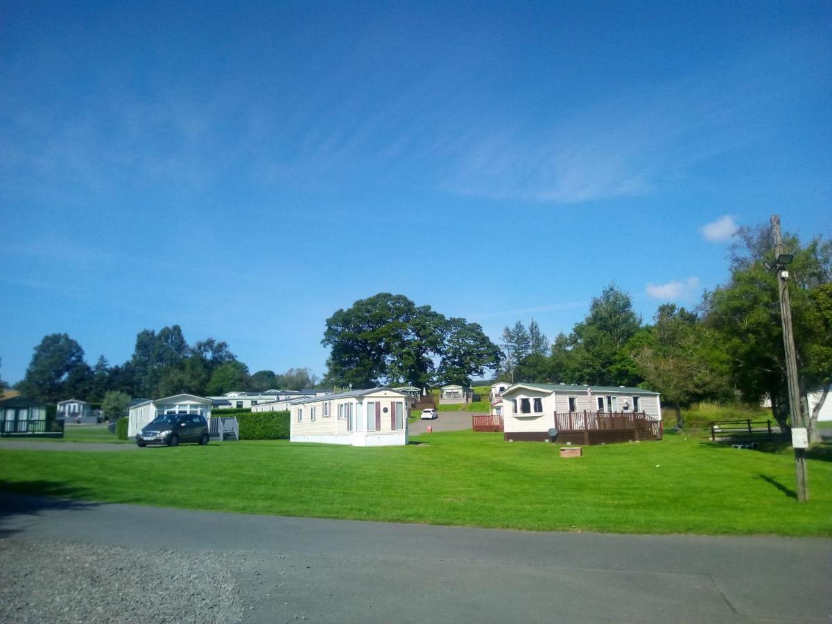 Campsie Glen Holiday Park Fintry Exterior photo