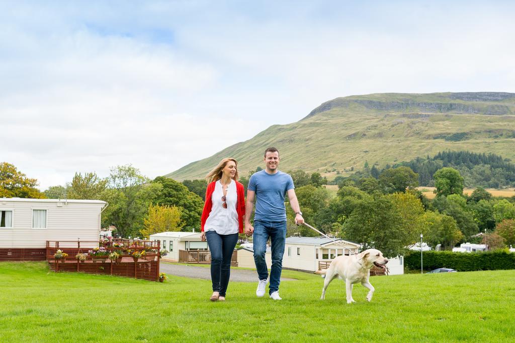 Campsie Glen Holiday Park Fintry Exterior photo